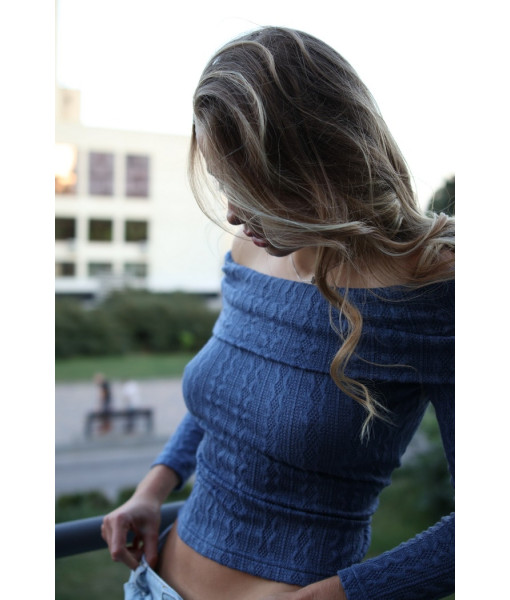 Long knitted without shoulders (blue, beige)