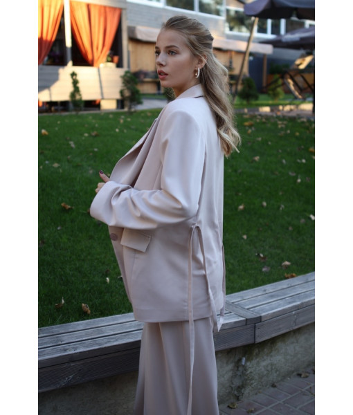 Stylish oversized suit (red, black, beige)