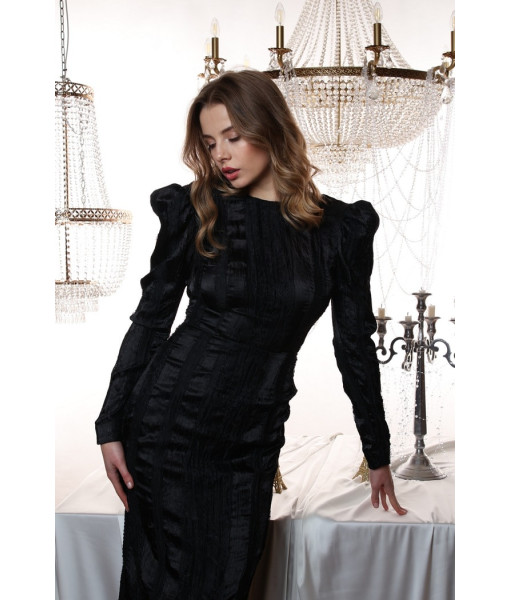 Long dress with an open back (black)