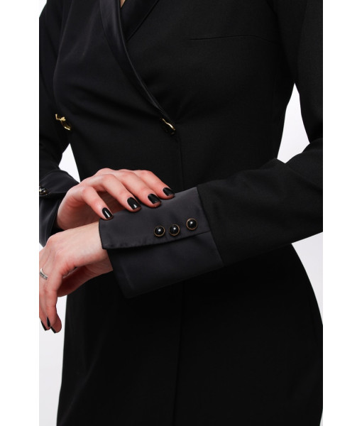 Evening dress with buttons