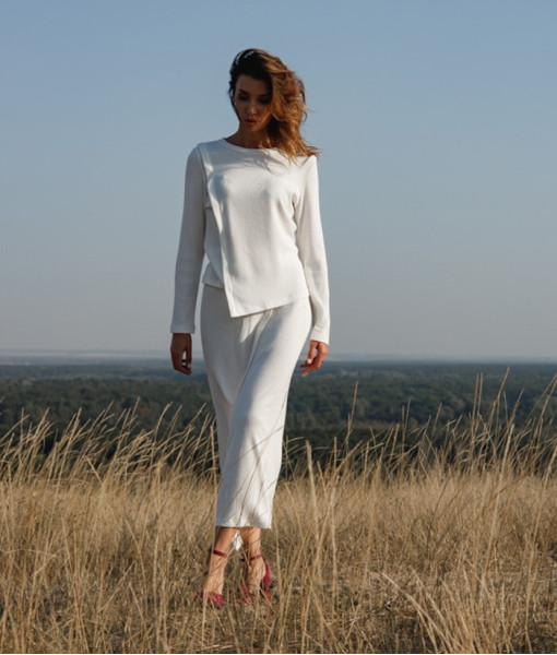 Suit with added agora (white)