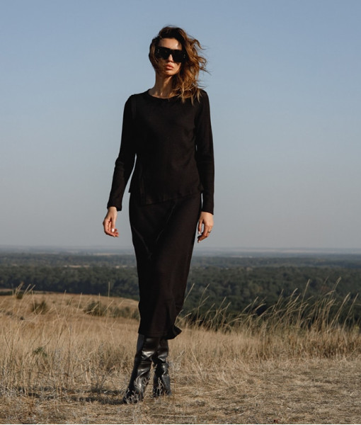 Suit with the addition of angora (black)