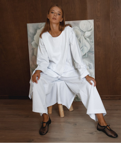Knitted suit (cardigan and palazzo) white