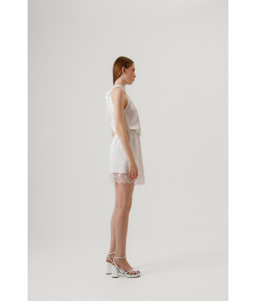 Lace mini skirt (white)