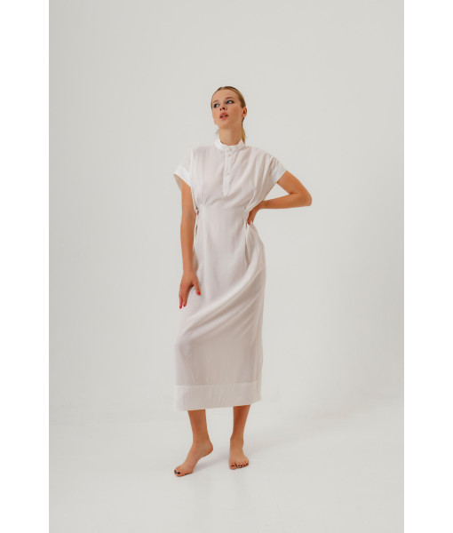 Dress with pleats 