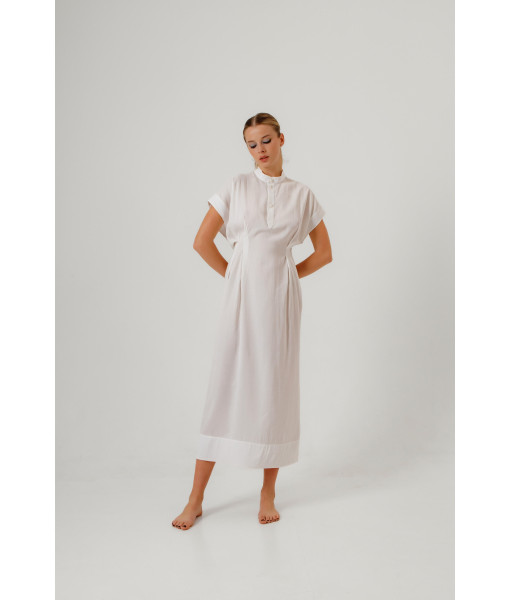 Dress with pleats 