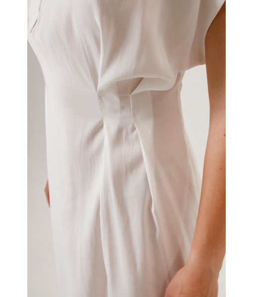 Dress with pleats 