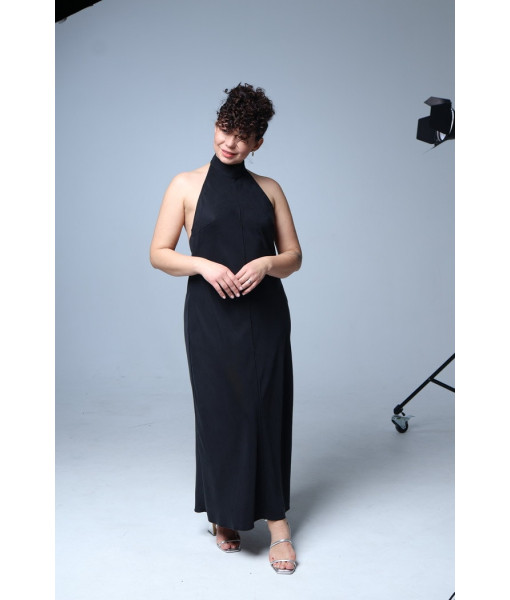 Dress with an open back and a removable red braid