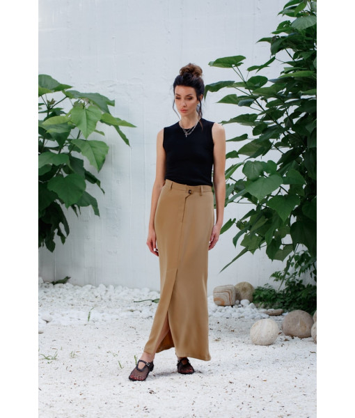 Classic skirt with slit (beige)