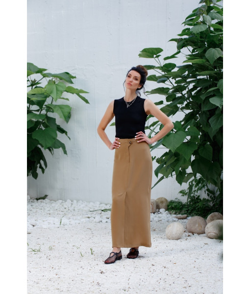 Classic skirt with slit (beige)