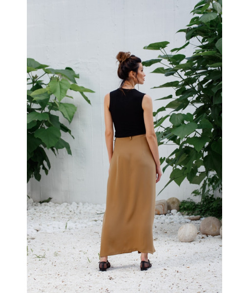 Classic skirt with slit (beige)