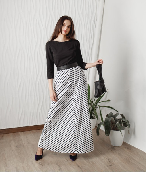 Black and white knitted dress