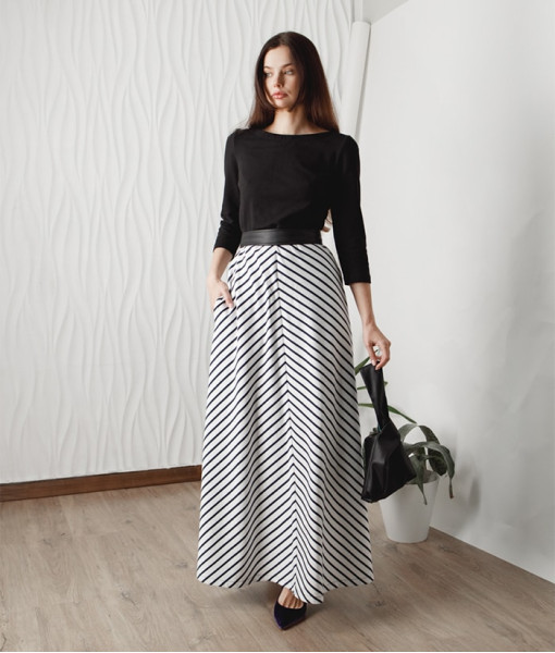Black and white knitted dress