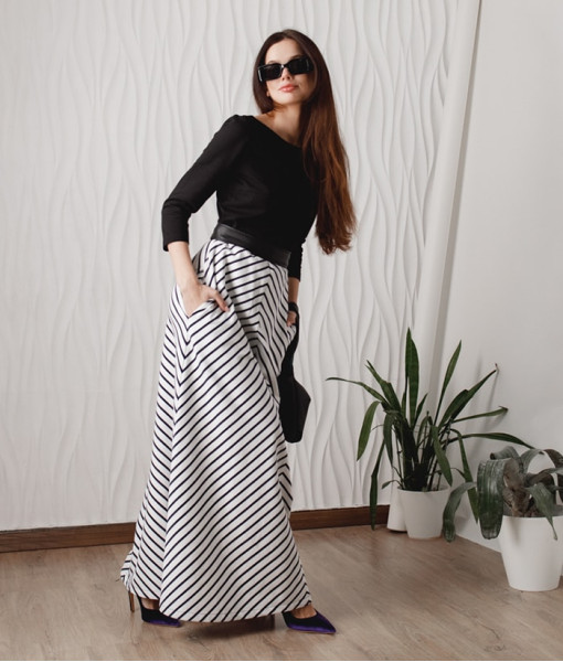 Black and white knitted dress