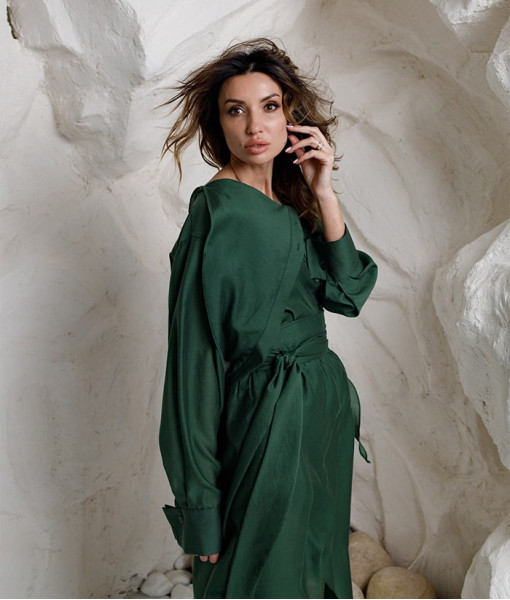 Suit: shirt and waist skirt in green