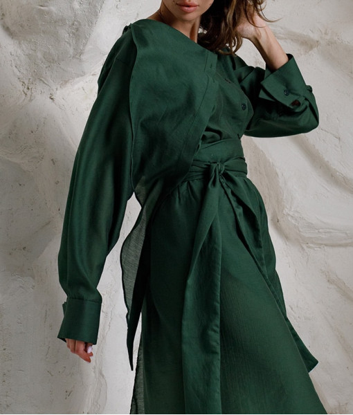 Suit: shirt and waist skirt in green
