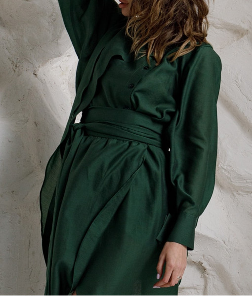 Suit: shirt and waist skirt in green