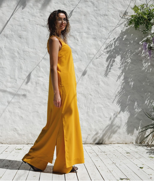 Complete look: A-line dress and flared pants (mustard)