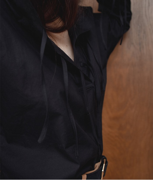 Shirt with laces, black