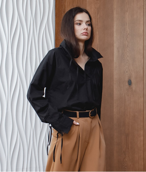 Shirt with laces, black