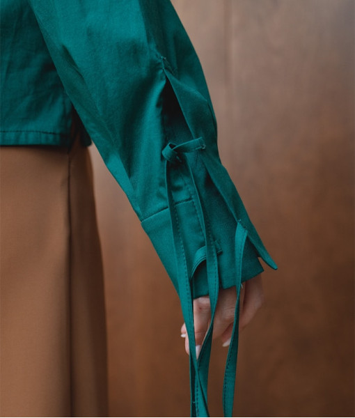 Shirt with laces, green