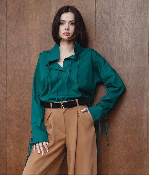 Shirt with laces, green
